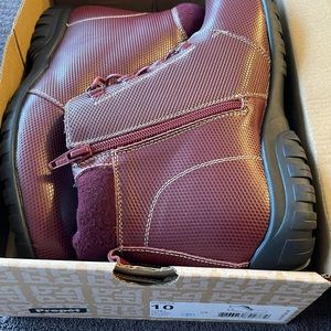 New ankle Women’s boots. Size 10. Propet